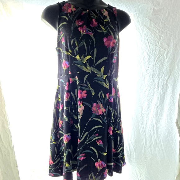 Cute Floral Sleeveless Dress EUC - Picture 6 of 7